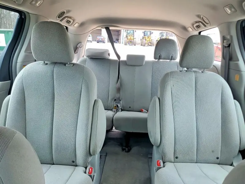 2012 TOYOTA SIENNA   