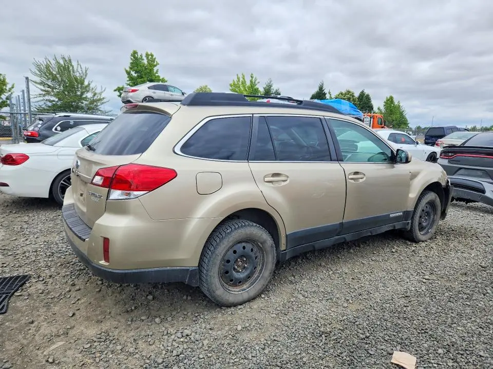 2010 SUBARU OUTBACK 2.5I PREMIUM  