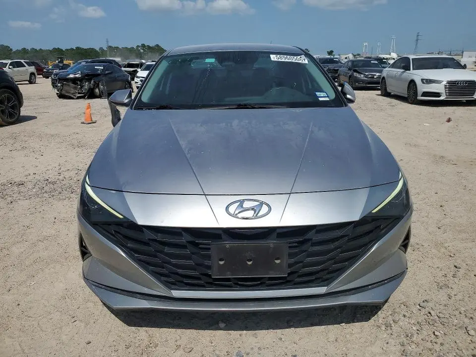 2021 HYUNDAI ELANTRA SEL  