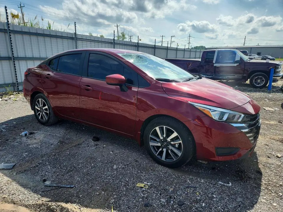 2024 NISSAN VERSA SV  