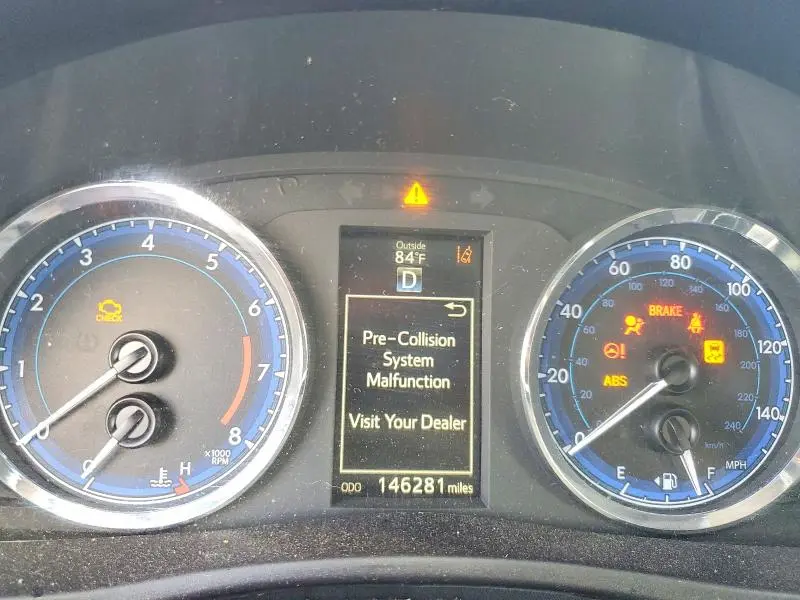 2017 TOYOTA COROLLA SE  