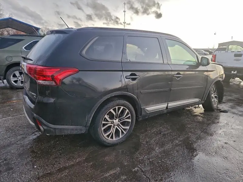 2016 MITSUBISHI OUTLANDER SE  