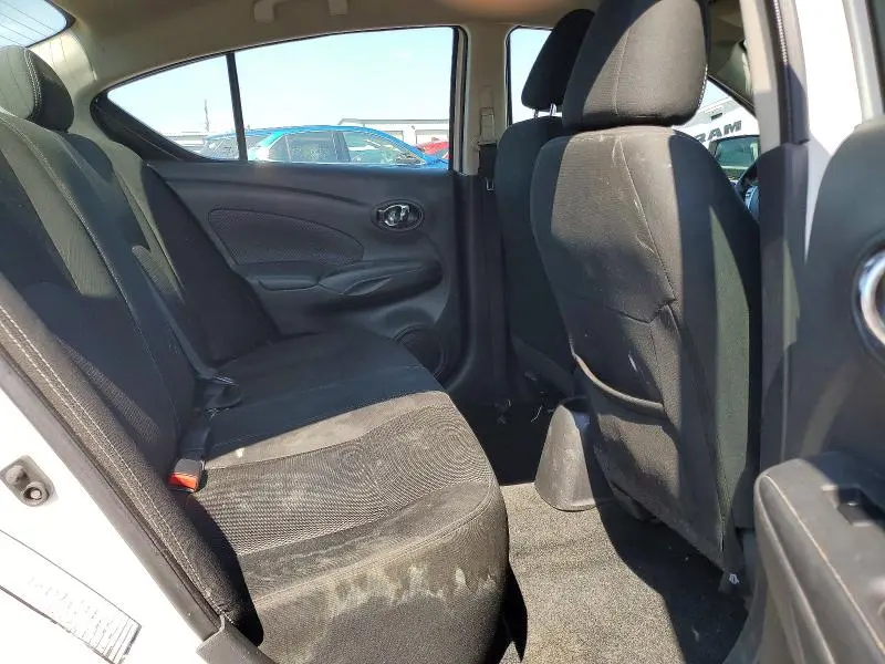 2018 NISSAN VERSA SV  