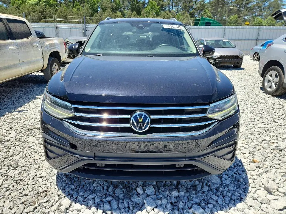 2022 VOLKSWAGEN TIGUAN SE  