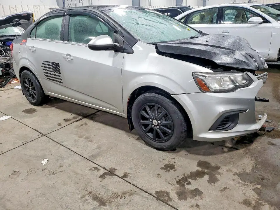 2017 CHEVROLET SONIC LT  