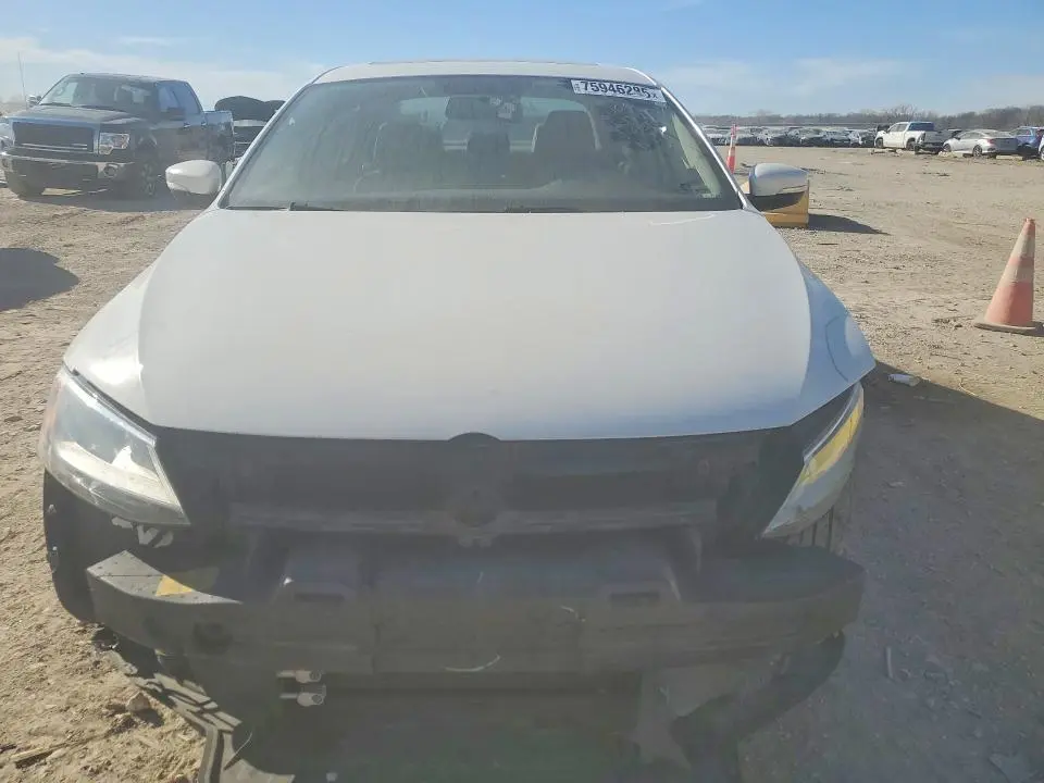 2013 VOLKSWAGEN JETTA SEL  