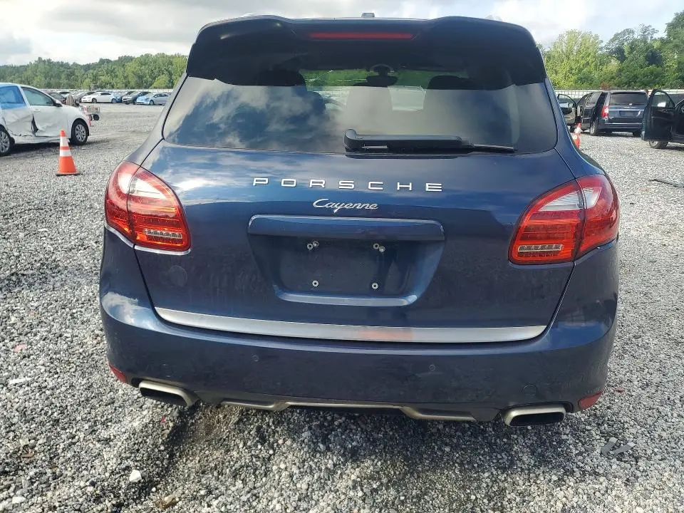 2014 PORSCHE CAYENNE   