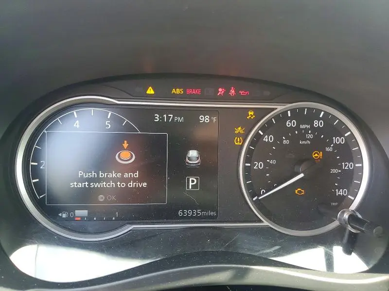 2019 NISSAN KICKS SR  
