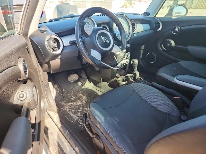 2010 MINI COOPER   