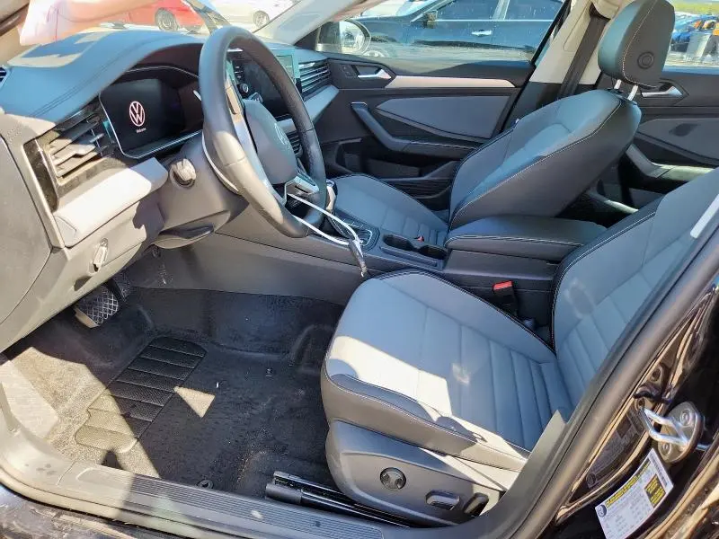 2025 VOLKSWAGEN JETTA SE  