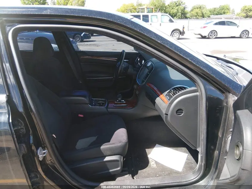 2012 CHRYSLER 300  