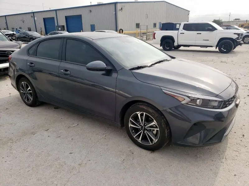 2024 KIA FORTE LX  