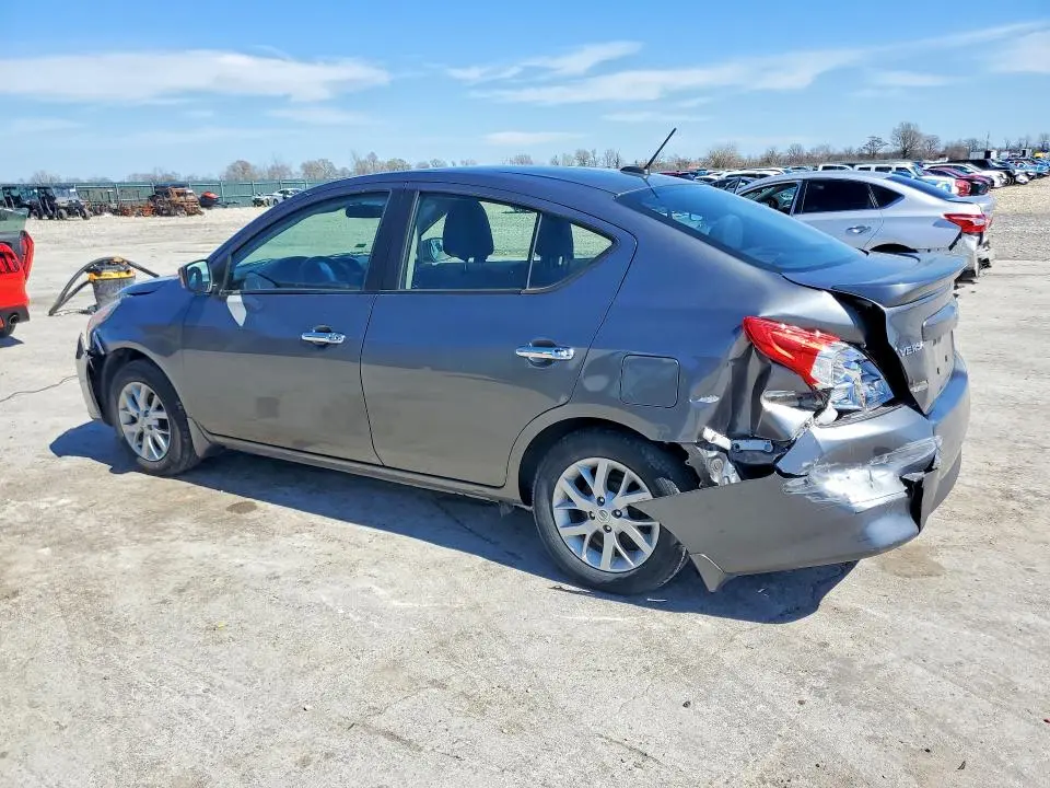 2019 NISSAN VERSA SV  