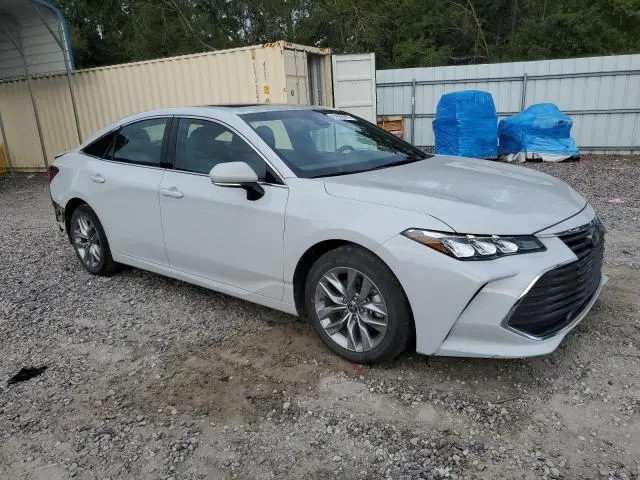 2022 TOYOTA AVALON XLE  