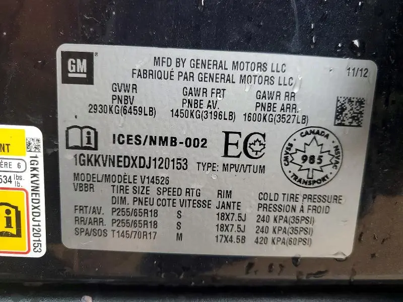2013 GMC ACADIA SLE  