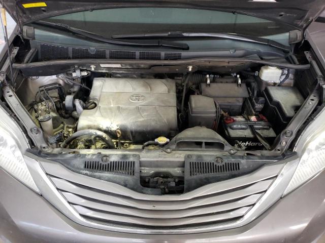 2012 TOYOTA SIENNA XLE