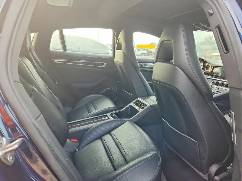 2018 PORSCHE PANAMERA 4  