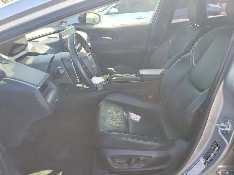 2023 TOYOTA PRIUS XLE  