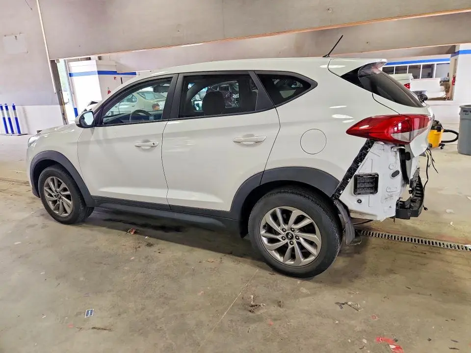 2018 HYUNDAI TUCSON SE  