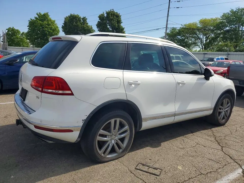 2015 VOLKSWAGEN TOUAREG V6  