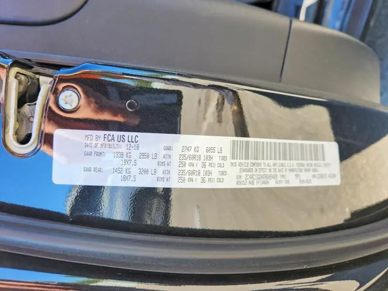 2019 CHRYSLER PACIFICA LIMITED  