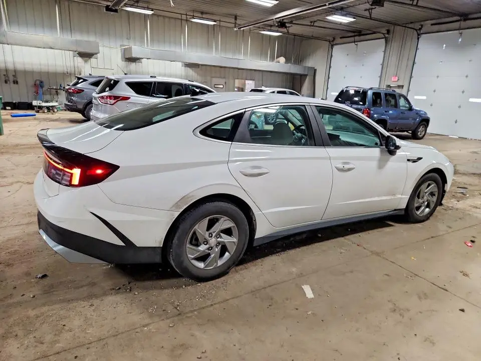 2025 HYUNDAI SONATA SE  