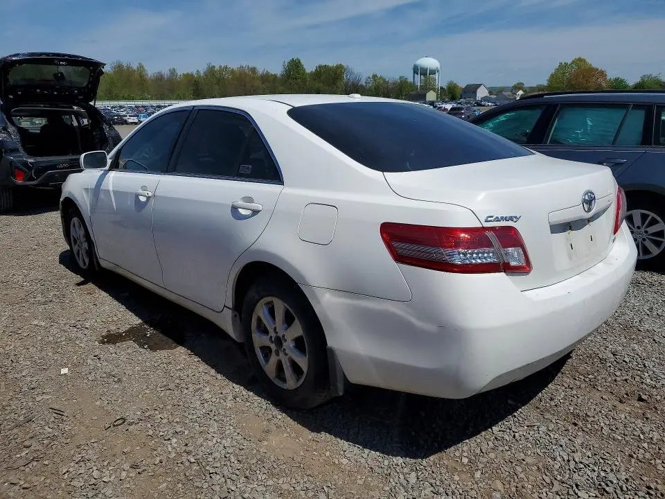 2011 TOYOTA CAMRY LE  