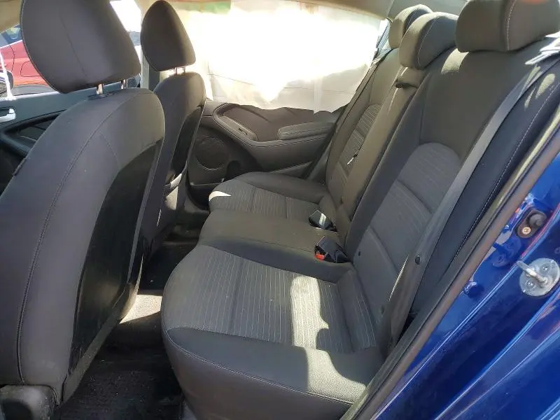 2018 KIA FORTE LX  