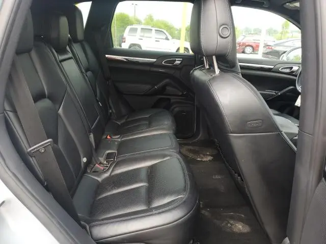 2017 PORSCHE CAYENNE   