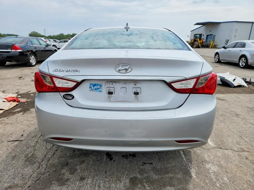 2012 HYUNDAI SONATA GLS  