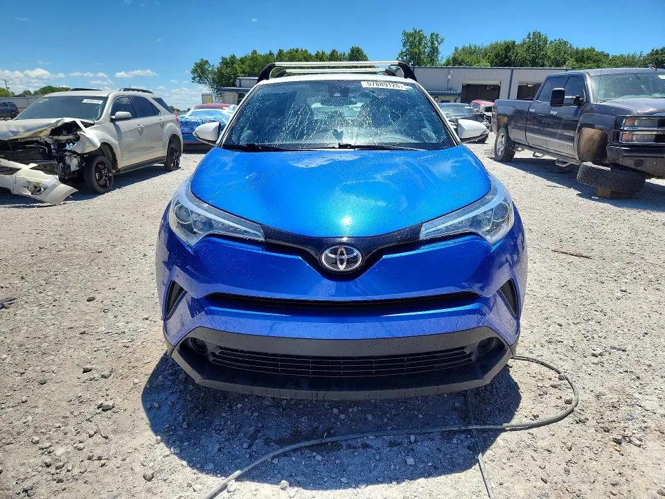 2019 TOYOTA C-HR XLE  