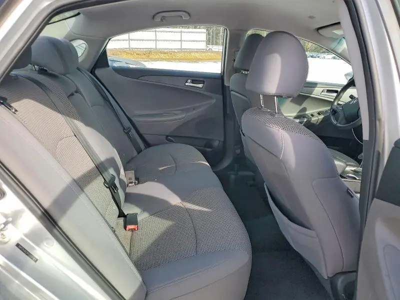 2011 HYUNDAI SONATA GLS  