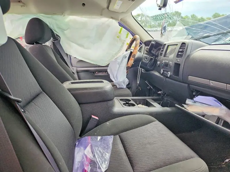 2011 CHEVROLET SILVERADO K1500 LT  