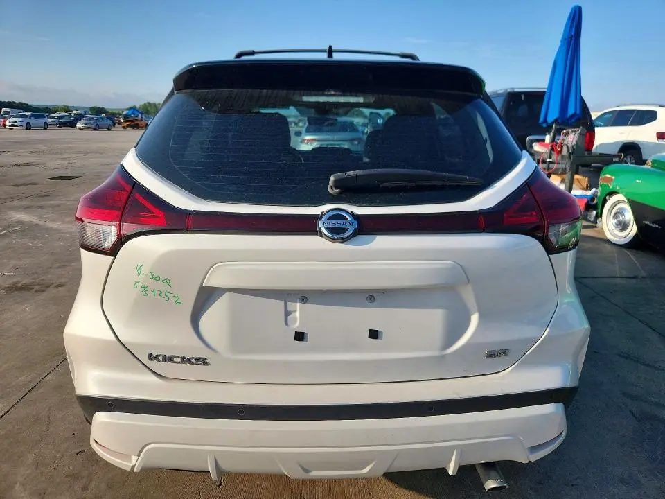 2021 NISSAN KICKS SR  