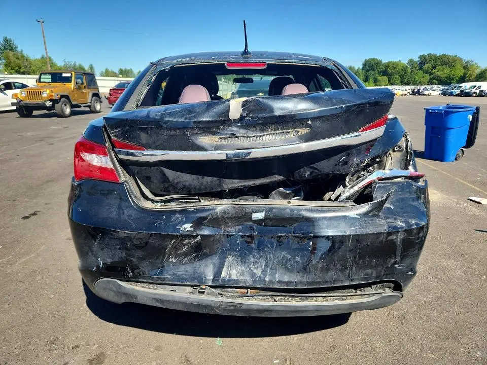 2013 CHRYSLER 200 LX  
