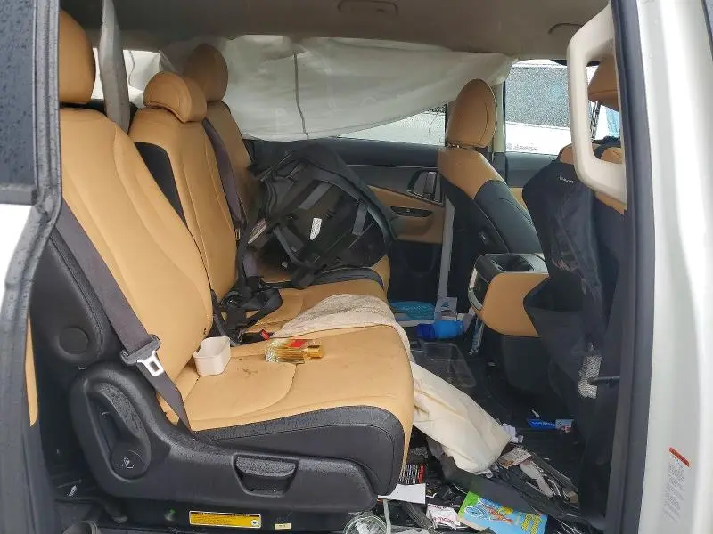 2022 KIA CARNIVAL LX  