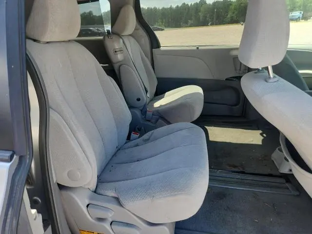 2011 TOYOTA SIENNA LE  