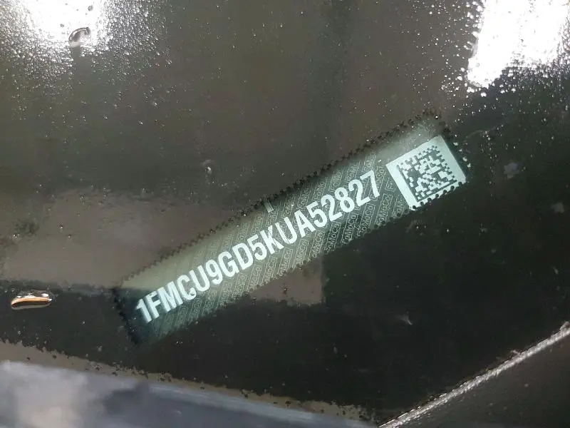 2019 FORD ESCAPE SE  