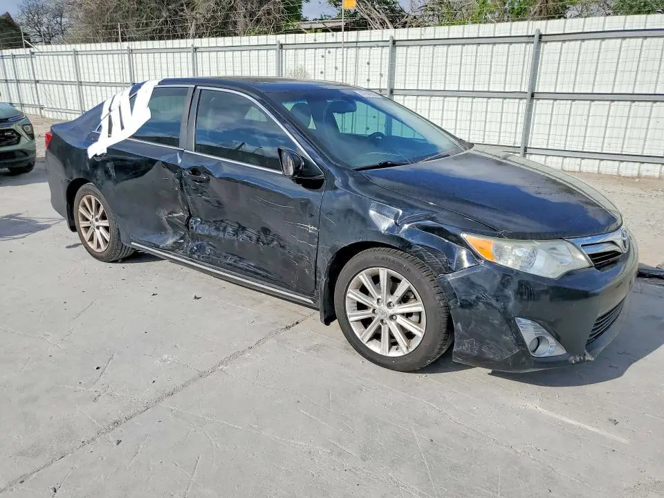 2012 TOYOTA CAMRY XLE V6  