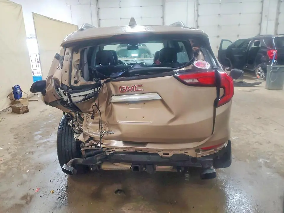 2018 GMC TERRAIN SLT  