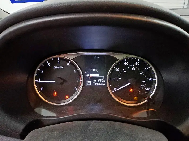 2023 NISSAN KICKS S