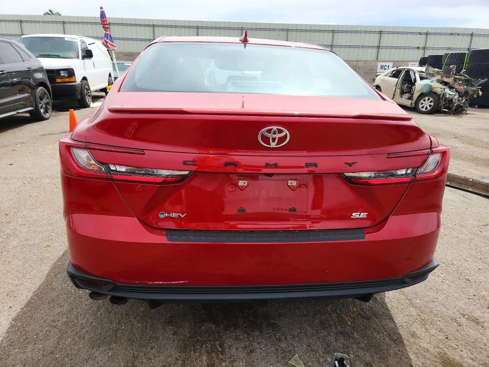 2025 TOYOTA CAMRY SE  