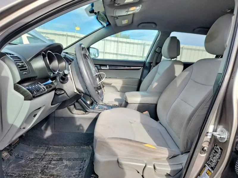 2011 KIA SORENTO LX  