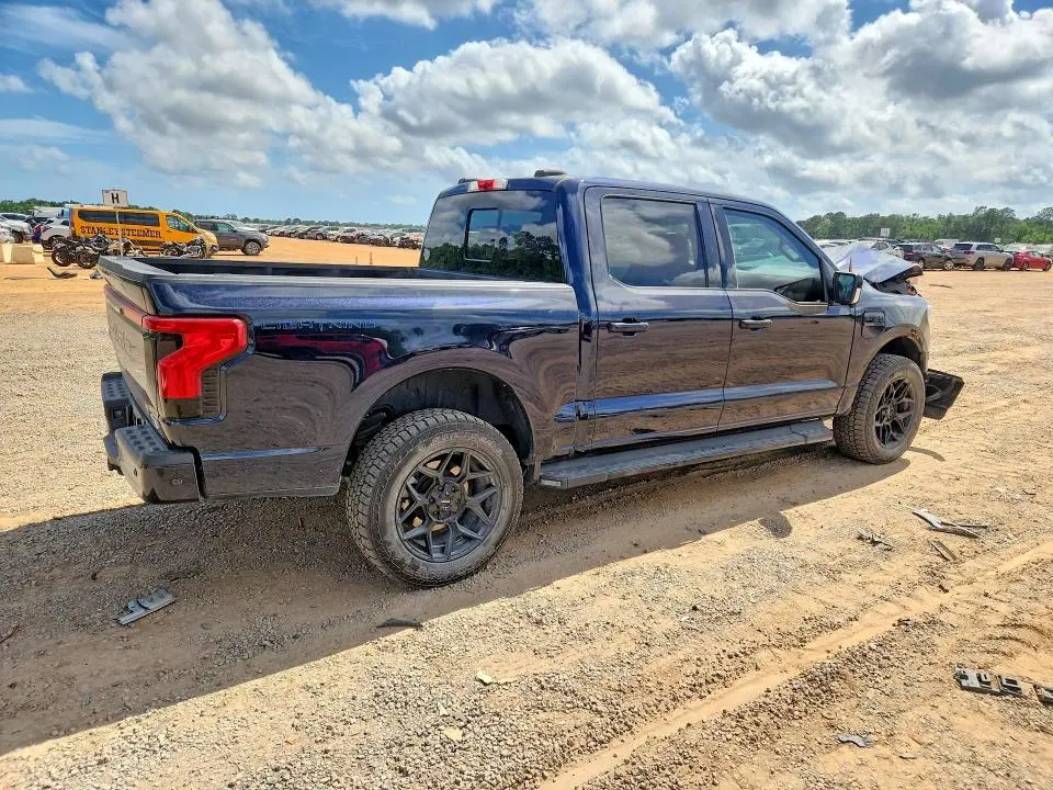 2023 FORD F150 LIGHTNING PRO  