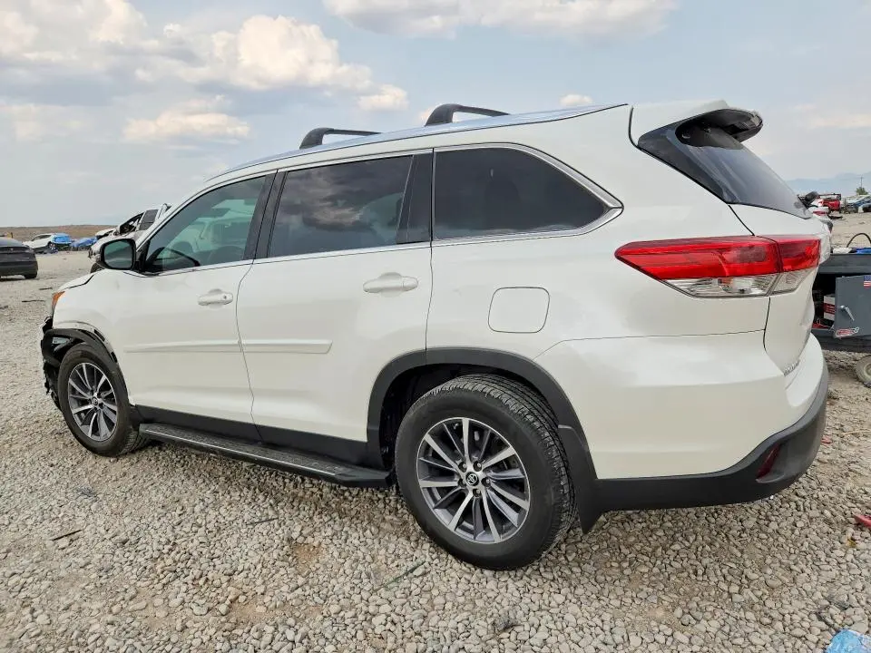 2019 TOYOTA HIGHLANDER XLE  