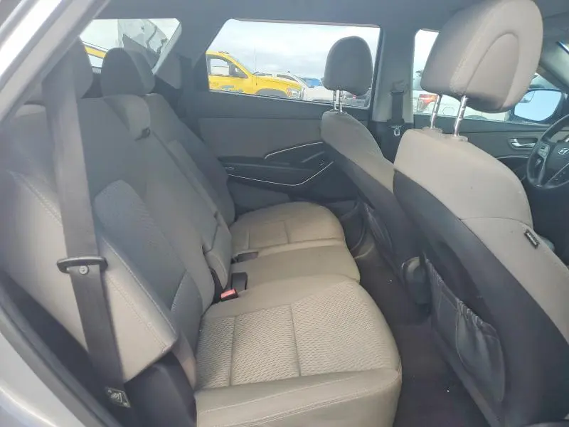 2018 HYUNDAI SANTA FE SE  