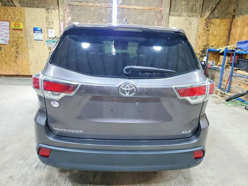 2015 TOYOTA HIGHLANDER XLE  