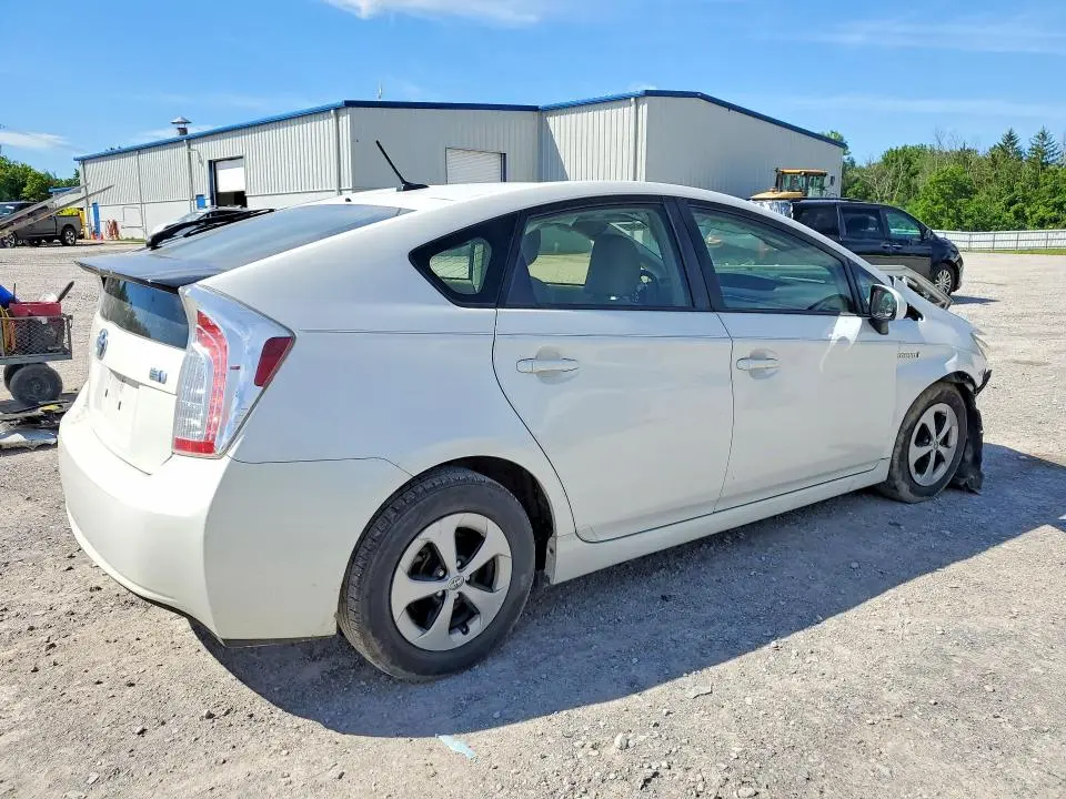 2014 TOYOTA PRIUS THREE  
