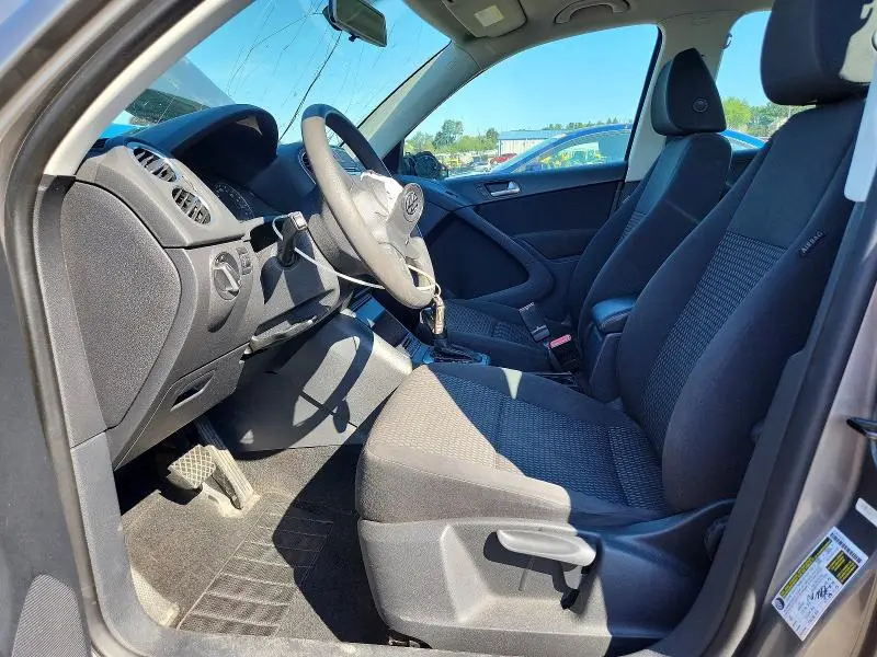 2011 VOLKSWAGEN TIGUAN S  