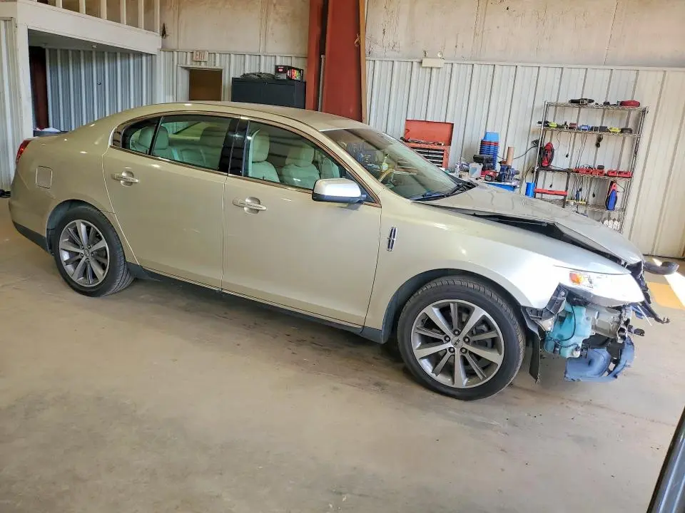 2011 LINCOLN MKS   